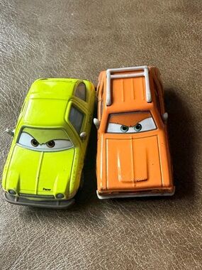 Disney Pixar Cars 2 Grem Acer Diecast Bundle Lemon Cars radiator springs movie
